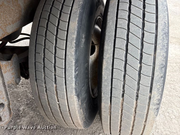 image for item FG1107 2013 Strick dry van trailer