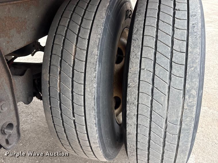 image for item FG1108 2013 Strick dry van trailer