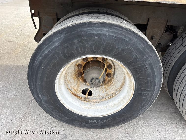 image for item FG1110 2013 Strick dry van trailer