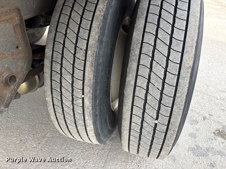 image for item FG1110 2013 Strick dry van trailer