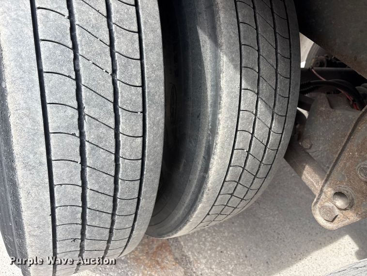 image for item FG1110 2013 Strick dry van trailer