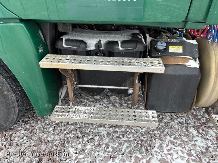 image for item FG1112 2017 Freightliner Cascadia 125 semi truck