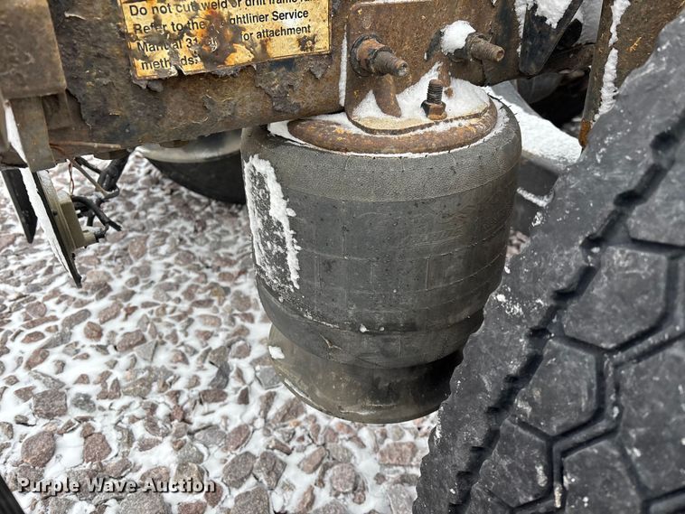 image for item FG1112 2017 Freightliner Cascadia 125 semi truck