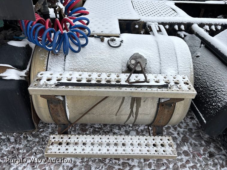 image for item FG1112 2017 Freightliner Cascadia 125 semi truck