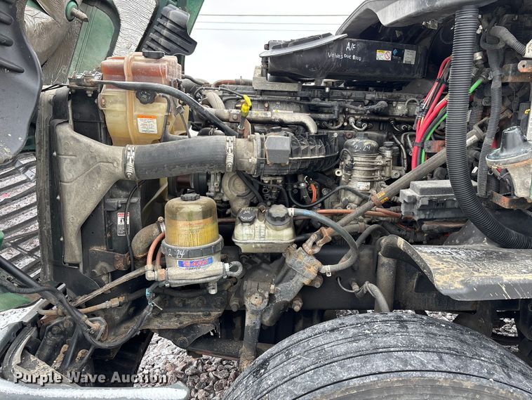 image for item FG1112 2017 Freightliner Cascadia 125 semi truck