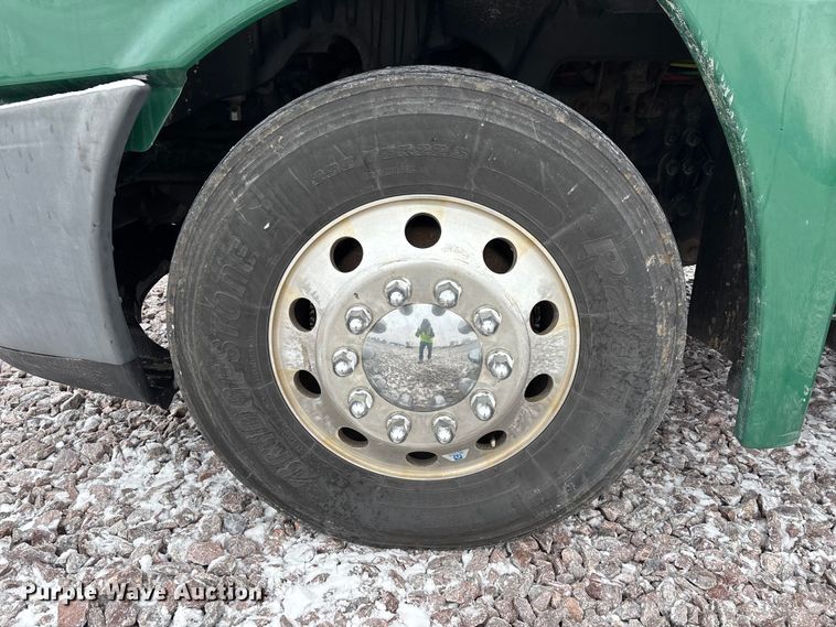 image for item FG1112 2017 Freightliner Cascadia 125 semi truck