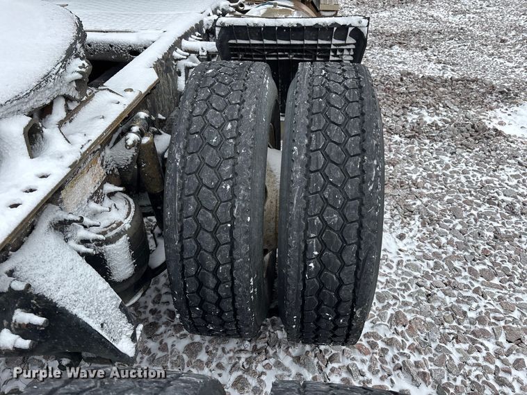 image for item FG1112 2017 Freightliner Cascadia 125 semi truck