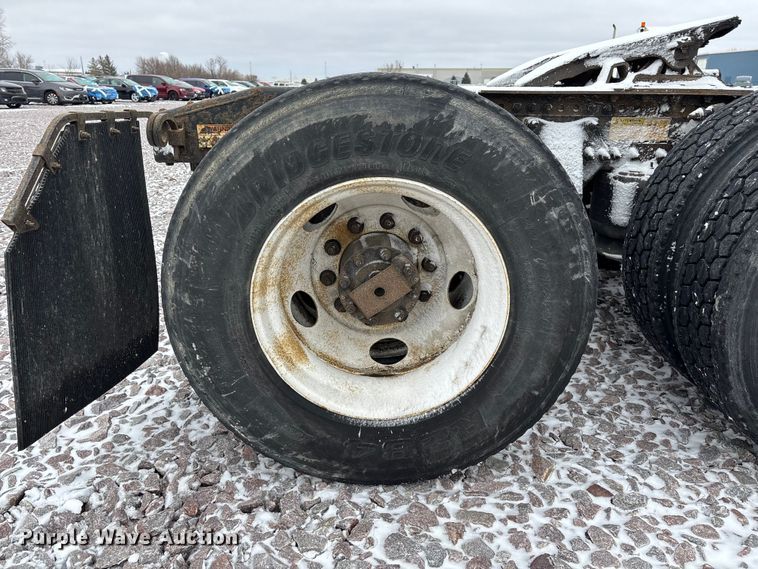 image for item FG1112 2017 Freightliner Cascadia 125 semi truck