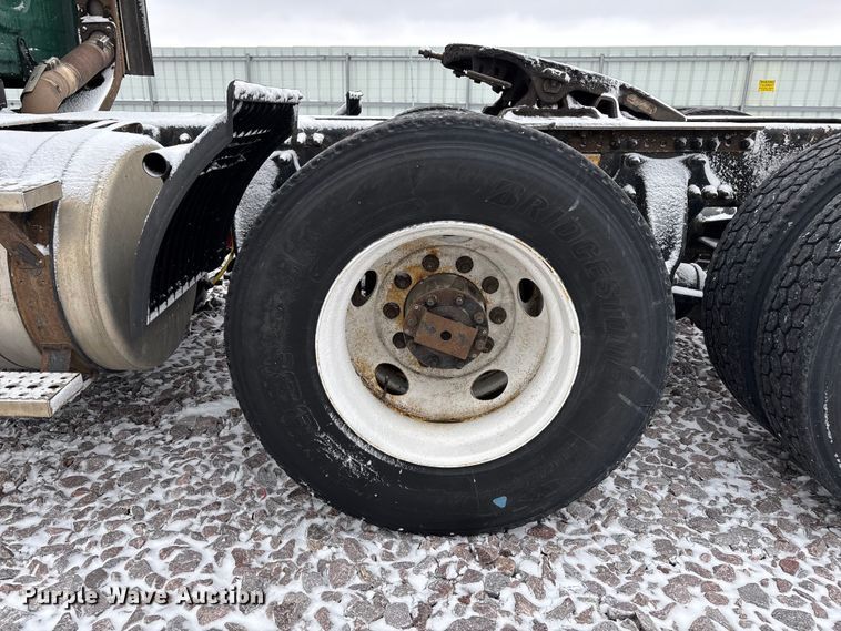 image for item FG1112 2017 Freightliner Cascadia 125 semi truck