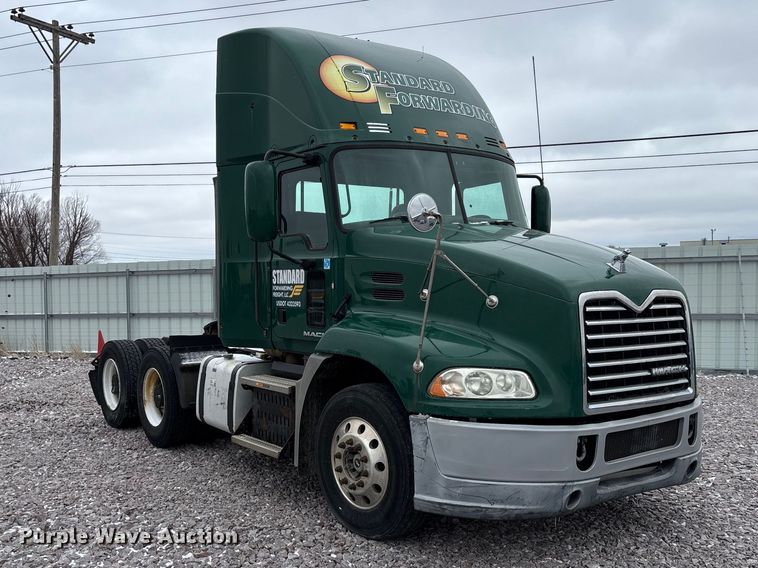 image for item FG1113 2016 Mack CXU613 semi truck