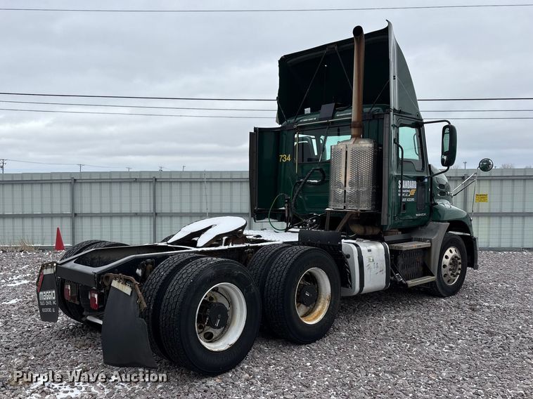 image for item FG1113 2016 Mack CXU613 semi truck