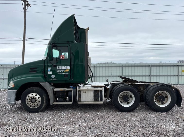 image for item FG1113 2016 Mack CXU613 semi truck