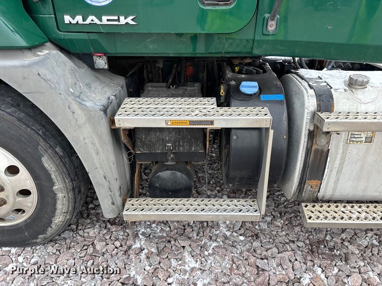 image for item FG1113 2016 Mack CXU613 semi truck