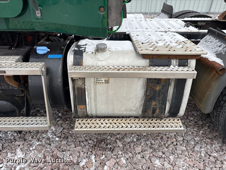 image for item FG1113 2016 Mack CXU613 semi truck