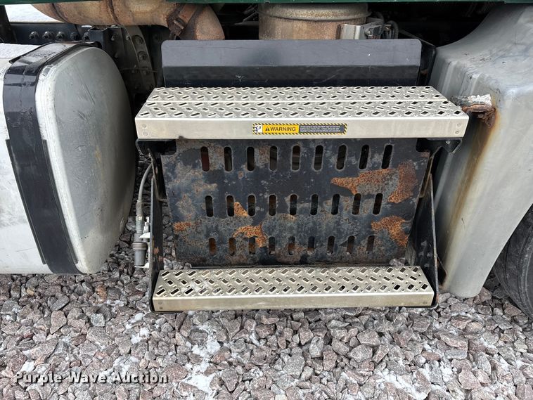 image for item FG1113 2016 Mack CXU613 semi truck