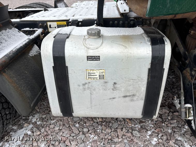 image for item FG1113 2016 Mack CXU613 semi truck