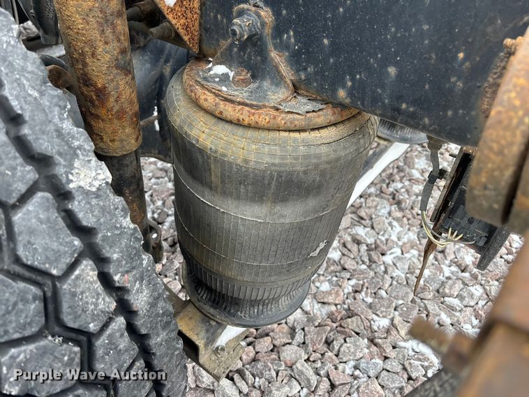 image for item FG1113 2016 Mack CXU613 semi truck