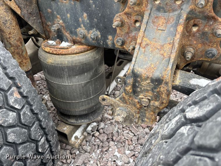 image for item FG1113 2016 Mack CXU613 semi truck