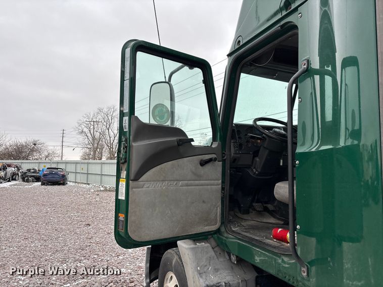 image for item FG1113 2016 Mack CXU613 semi truck