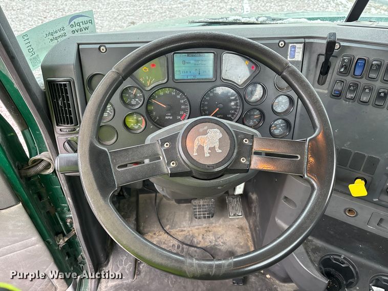 image for item FG1113 2016 Mack CXU613 semi truck