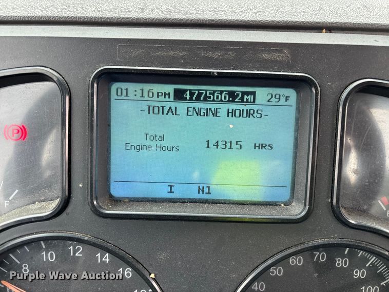 image for item FG1113 2016 Mack CXU613 semi truck