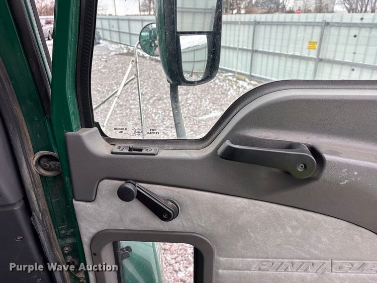 image for item FG1113 2016 Mack CXU613 semi truck