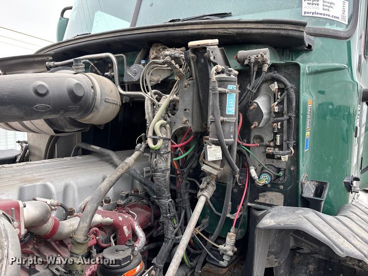 image for item FG1113 2016 Mack CXU613 semi truck