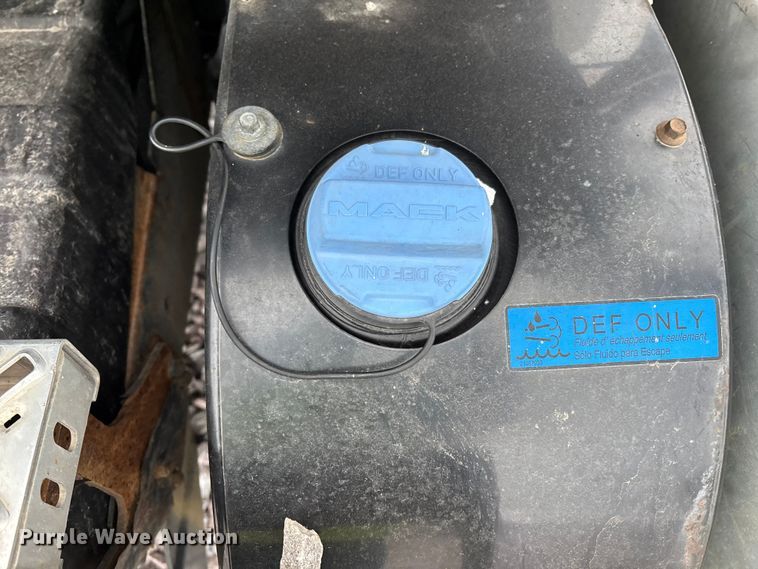 image for item FG1113 2016 Mack CXU613 semi truck