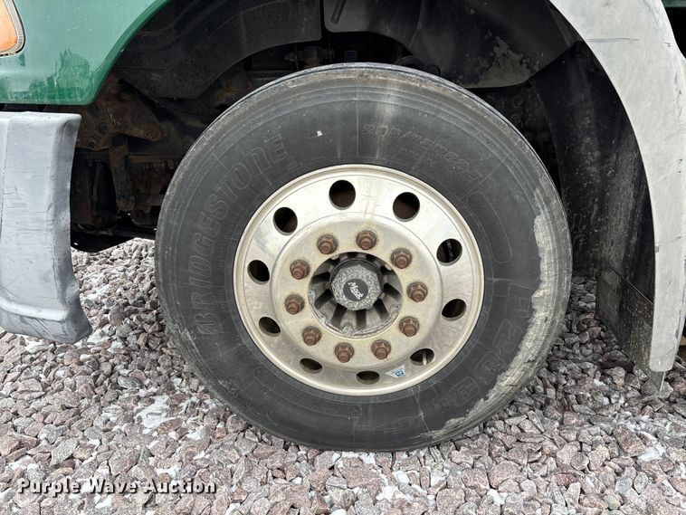 image for item FG1113 2016 Mack CXU613 semi truck