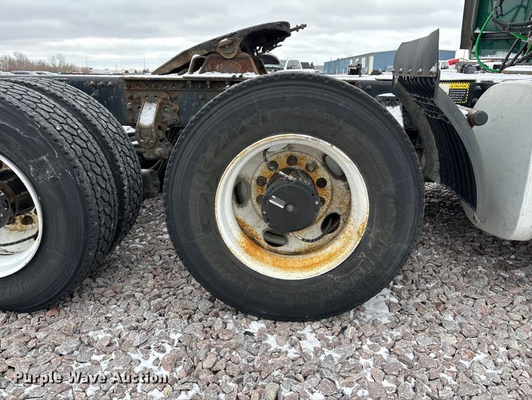 image for item FG1113 2016 Mack CXU613 semi truck