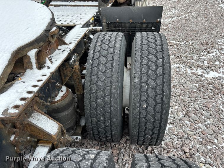 image for item FG1113 2016 Mack CXU613 semi truck