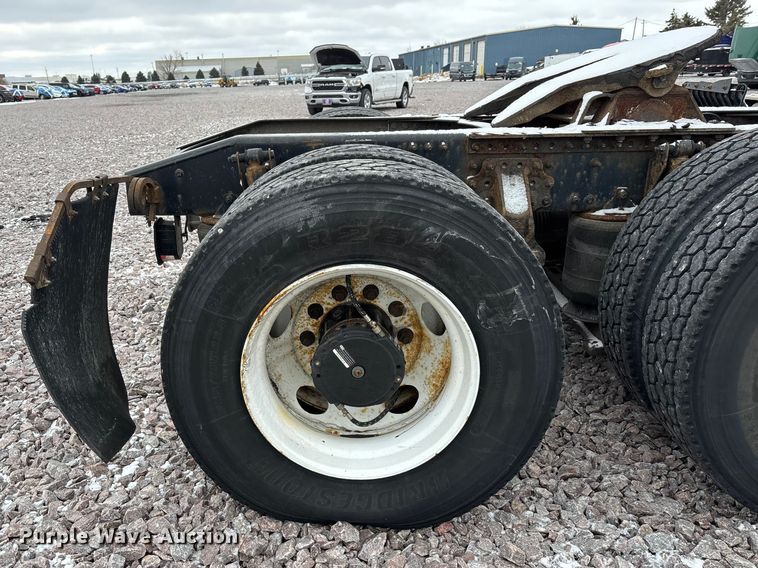 image for item FG1113 2016 Mack CXU613 semi truck