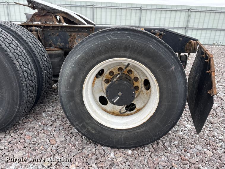 image for item FG1113 2016 Mack CXU613 semi truck