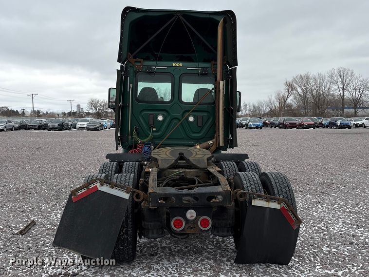 image for item FG1114 2017 Freightliner Cascadia 125 semi truck