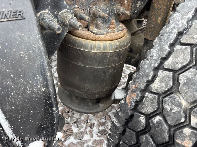 image for item FG1114 2017 Freightliner Cascadia 125 semi truck