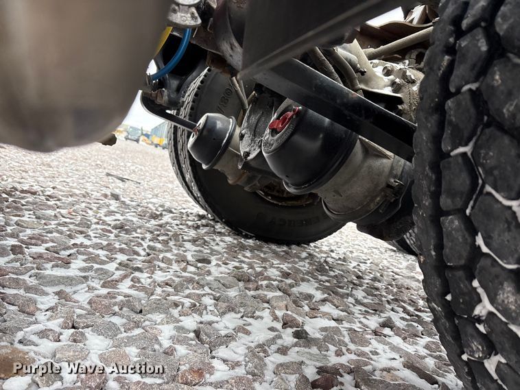 image for item FG1114 2017 Freightliner Cascadia 125 semi truck