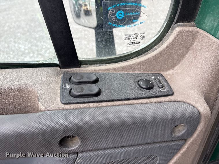 image for item FG1114 2017 Freightliner Cascadia 125 semi truck