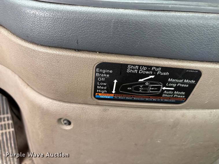 image for item FG1114 2017 Freightliner Cascadia 125 semi truck