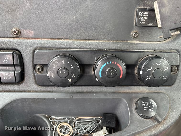 image for item FG1114 2017 Freightliner Cascadia 125 semi truck