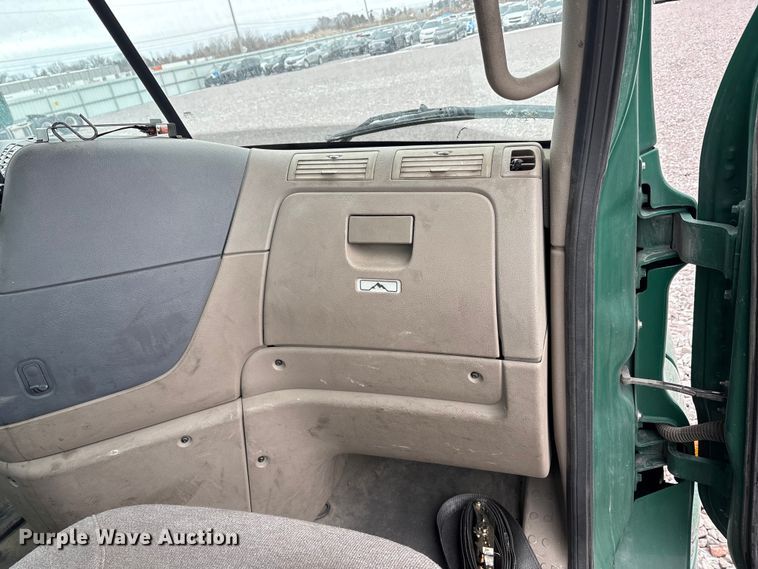 image for item FG1114 2017 Freightliner Cascadia 125 semi truck