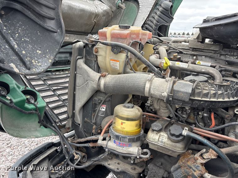 image for item FG1114 2017 Freightliner Cascadia 125 semi truck