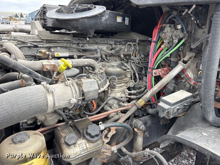 image for item FG1114 2017 Freightliner Cascadia 125 semi truck