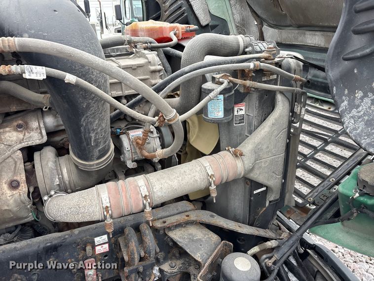 image for item FG1114 2017 Freightliner Cascadia 125 semi truck