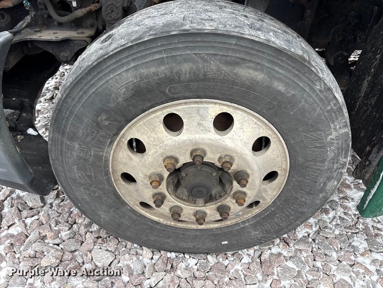 image for item FG1114 2017 Freightliner Cascadia 125 semi truck