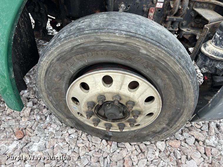 image for item FG1114 2017 Freightliner Cascadia 125 semi truck