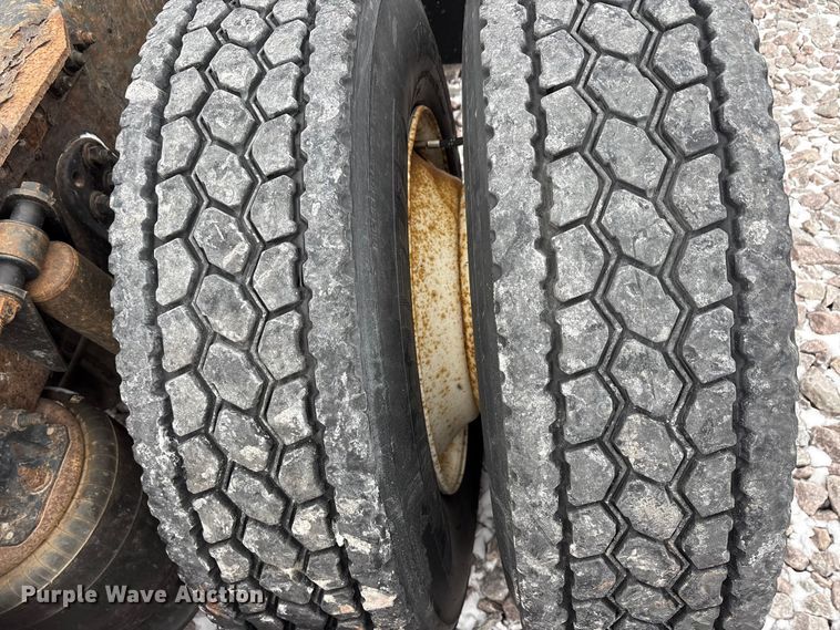 image for item FG1114 2017 Freightliner Cascadia 125 semi truck