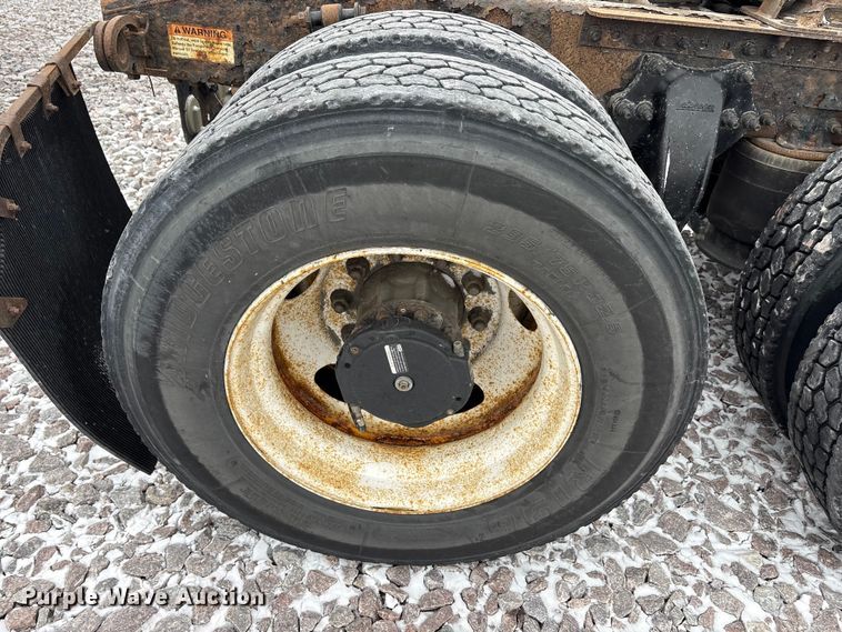 image for item FG1114 2017 Freightliner Cascadia 125 semi truck