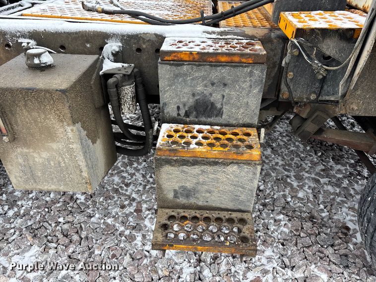 image for item FG1116 2013 Kalmar Ottawa yard truck