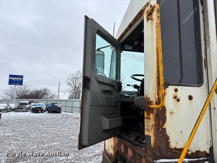 image for item FG1116 2013 Kalmar Ottawa yard truck