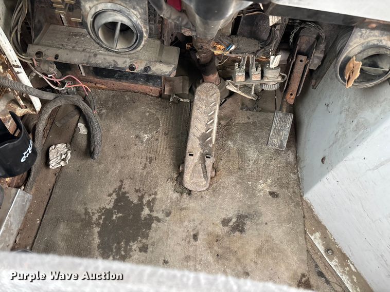 image for item FG1116 2013 Kalmar Ottawa yard truck